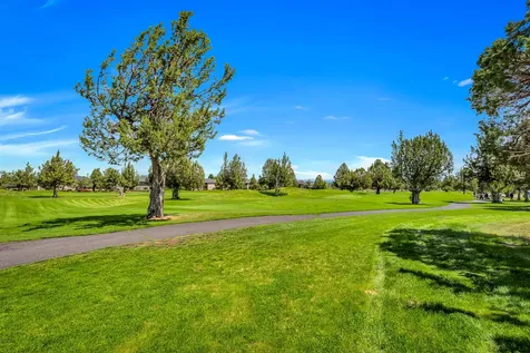 1029 Golden Pheasant Drive Redmond OR 97756
