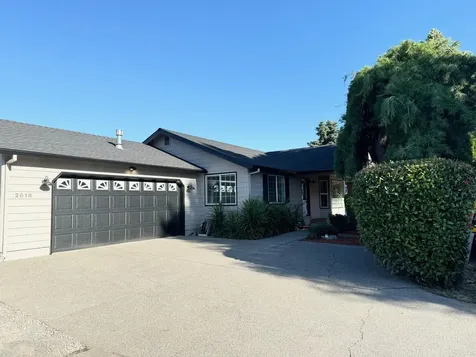 2818 Table Rock Road Medford OR 97501