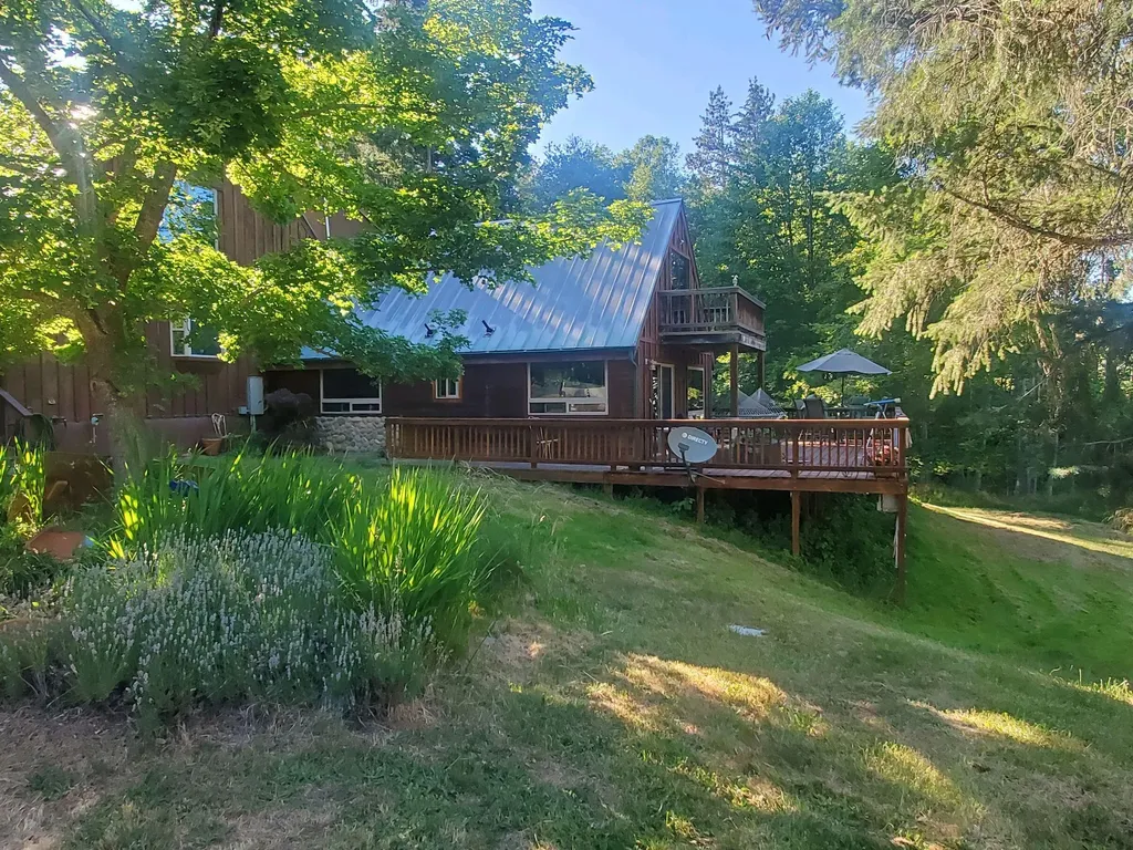 1010 Sheraton Drive Williams OR 97544