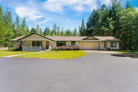 2075 Azalea Drive Grants Pass OR 97526