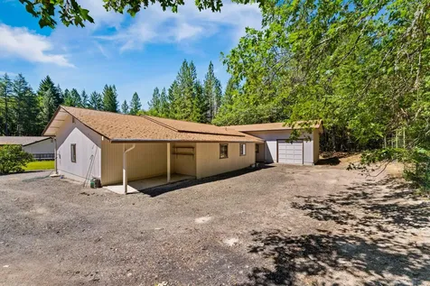 2075 Azalea Drive Grants Pass OR 97526