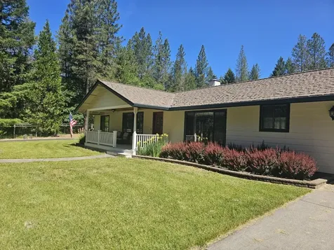 2075 Azalea Drive Grants Pass OR 97526
