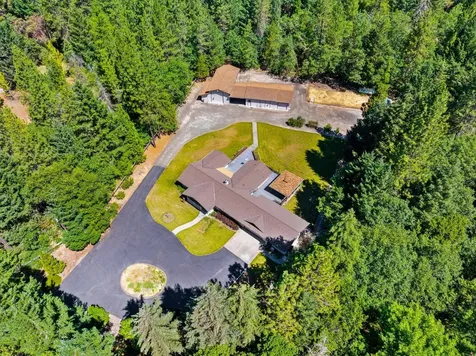 2075 Azalea Drive Grants Pass OR 97526