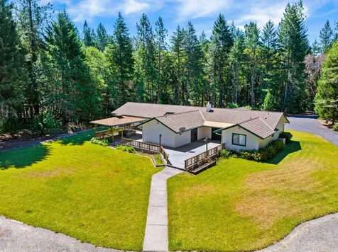 2075 Azalea Drive Grants Pass OR 97526