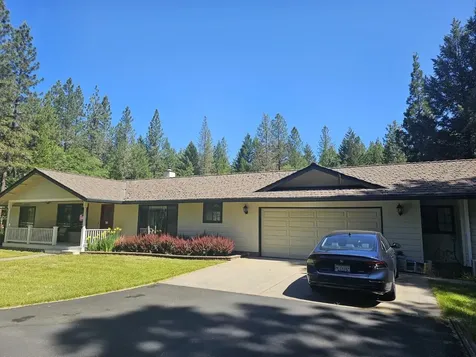2075 Azalea Drive Grants Pass OR 97526