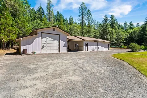 2075 Azalea Drive Grants Pass OR 97526