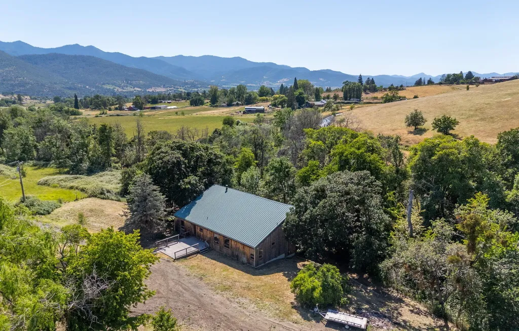 1776 Butler Creek Road Ashland OR 97520