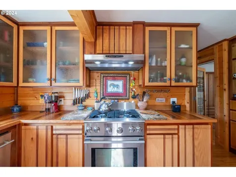 48611 Highway 101 Bandon OR 97411