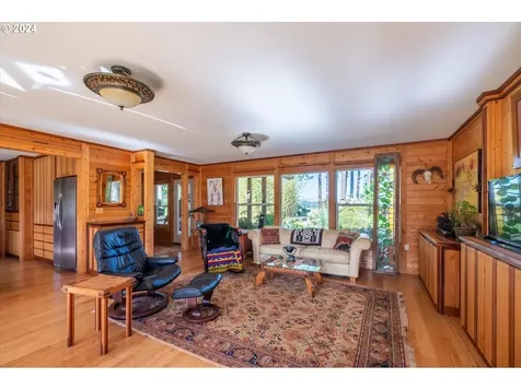 48611 Highway 101 Bandon OR 97411
