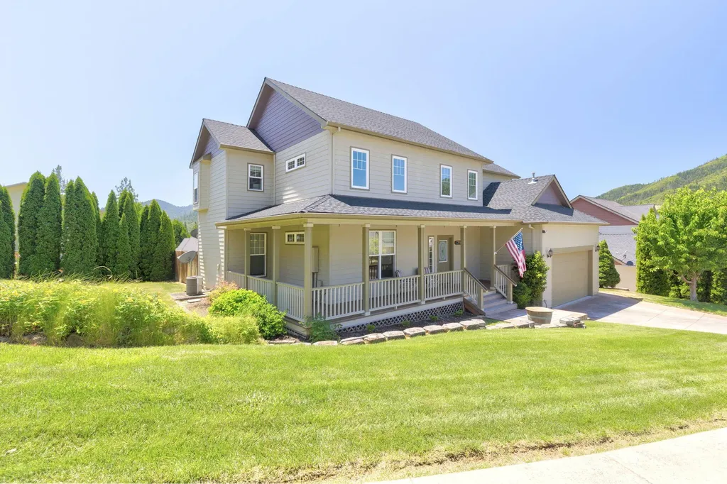 304 Woodville Way Rogue River OR 97537