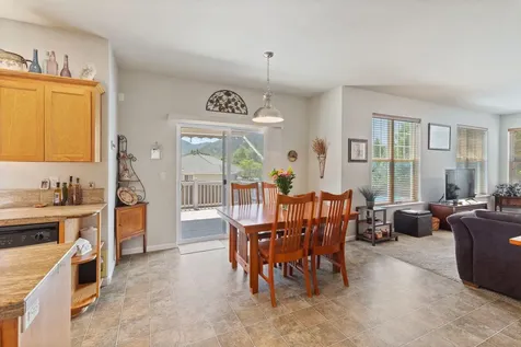 304 Woodville Way Rogue River OR 97537