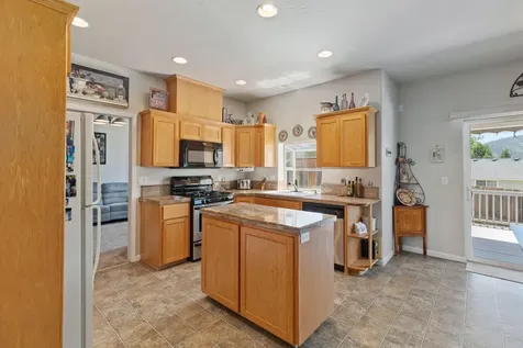 304 Woodville Way Rogue River OR 97537