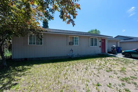 2328 SW Glacier Avenue Redmond OR 97756