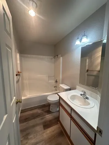 2464 NW 8th Street Redmond OR 97756
