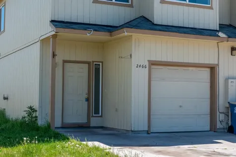 2464 NW 8th Street Redmond OR 97756