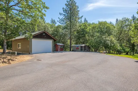 375 Mountain Paradise Drive Grants Pass OR 97526