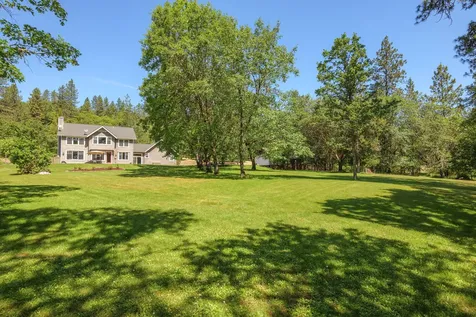 375 Mountain Paradise Drive Grants Pass OR 97526