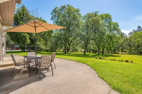 375 Mountain Paradise Drive Grants Pass OR 97526