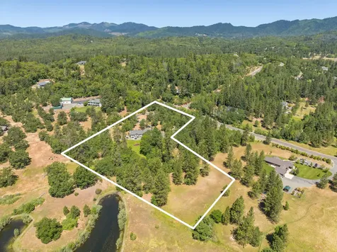 375 Mountain Paradise Drive Grants Pass OR 97526