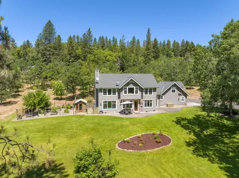 375 Mountain Paradise Drive Grants Pass OR 97526