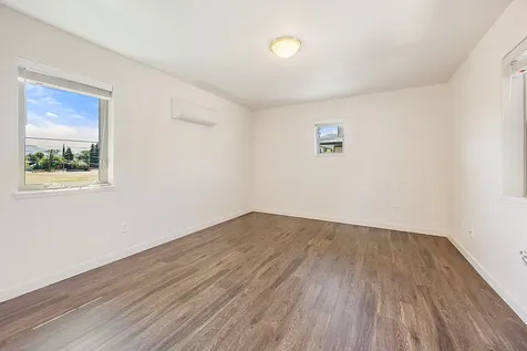 1086 E Main Street Ashland OR 97520