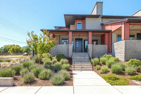 1086 E Main Street Ashland OR 97520