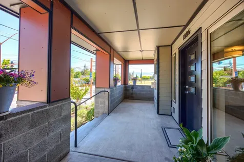 1086 E Main Street Ashland OR 97520