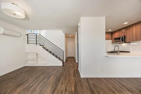 1086 E Main Street Ashland OR 97520