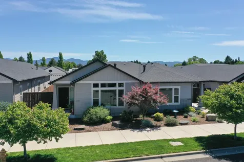 447 S Haskell Street Central Point OR 97502