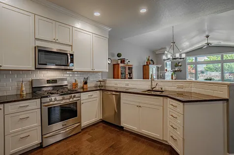 447 S Haskell Street Central Point OR 97502
