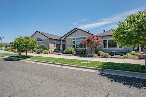 447 S Haskell Street Central Point OR 97502