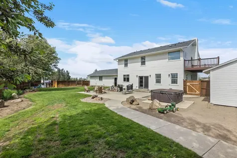 6230 SW Zenith Avenue Redmond OR 97756