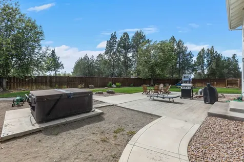 6230 SW Zenith Avenue Redmond OR 97756