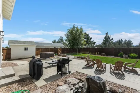 6230 SW Zenith Avenue Redmond OR 97756