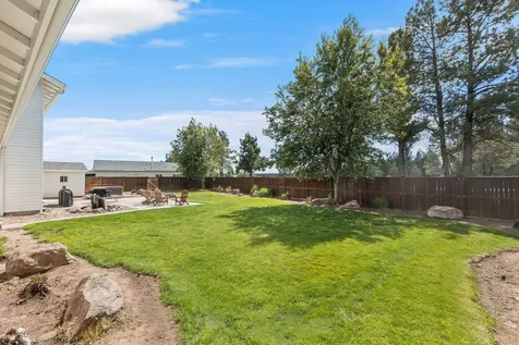 6230 SW Zenith Avenue Redmond OR 97756