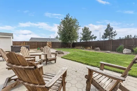 6230 SW Zenith Avenue Redmond OR 97756