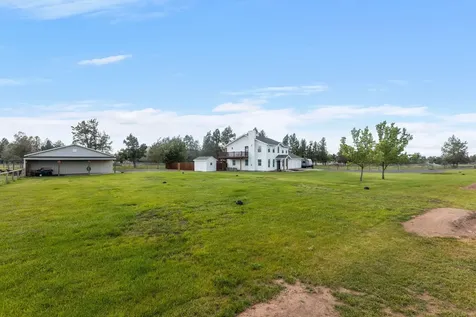 6230 SW Zenith Avenue Redmond OR 97756