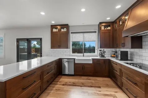 6230 SW Zenith Avenue Redmond OR 97756
