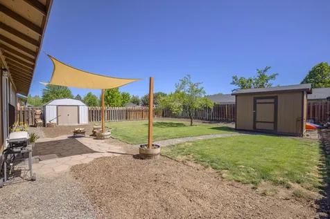 3208 SW Quartz Avenue Redmond OR 97756
