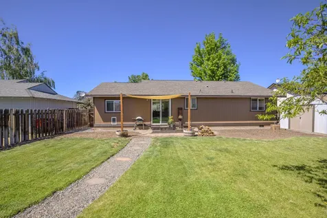 3208 SW Quartz Avenue Redmond OR 97756