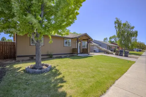 3208 SW Quartz Avenue Redmond OR 97756
