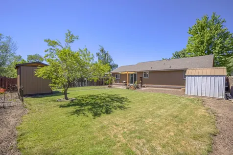 3208 SW Quartz Avenue Redmond OR 97756