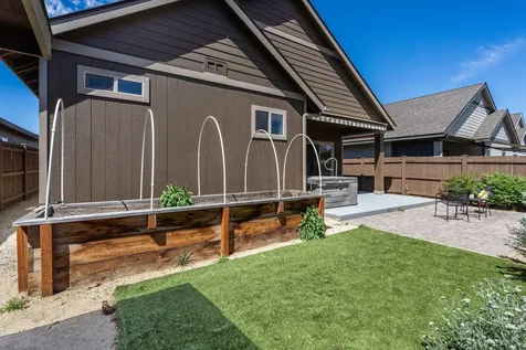 2955 NE Marea Drive Bend OR 97701