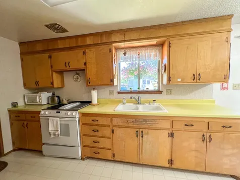5639 Bel Aire Drive Klamath Falls OR 97603