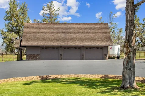 13501 SW Riggs Road Powell Butte OR 97753