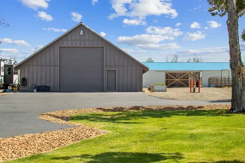 13501 SW Riggs Road Powell Butte OR 97753