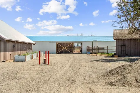 13501 SW Riggs Road Powell Butte OR 97753