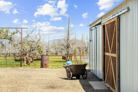 13501 SW Riggs Road Powell Butte OR 97753