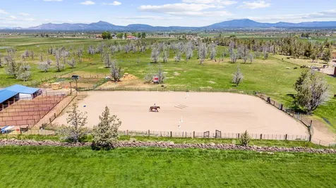 13501 SW Riggs Road Powell Butte OR 97753