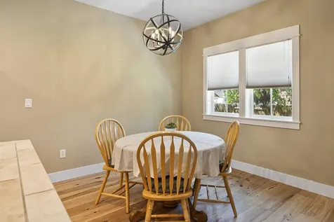 1685 NW Larch Avenue Redmond OR 97756
